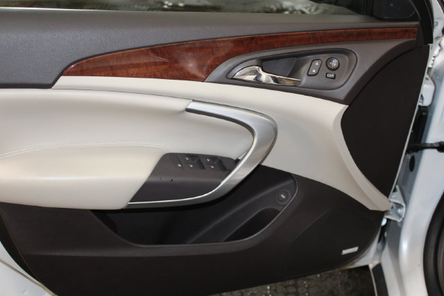 Used 2017 Buick Regal Premium w/ Driver Confidence Package #1 FWD image 29