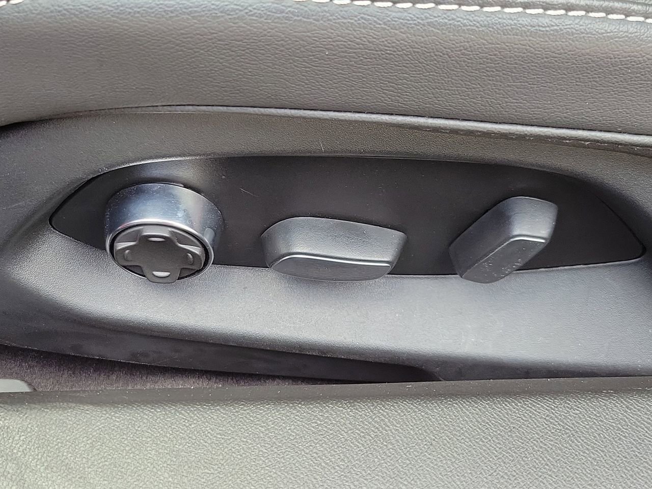 Used 2022 Chevrolet Corvette Stingray Preferred Conv w/ Z51 Performance Package image 12