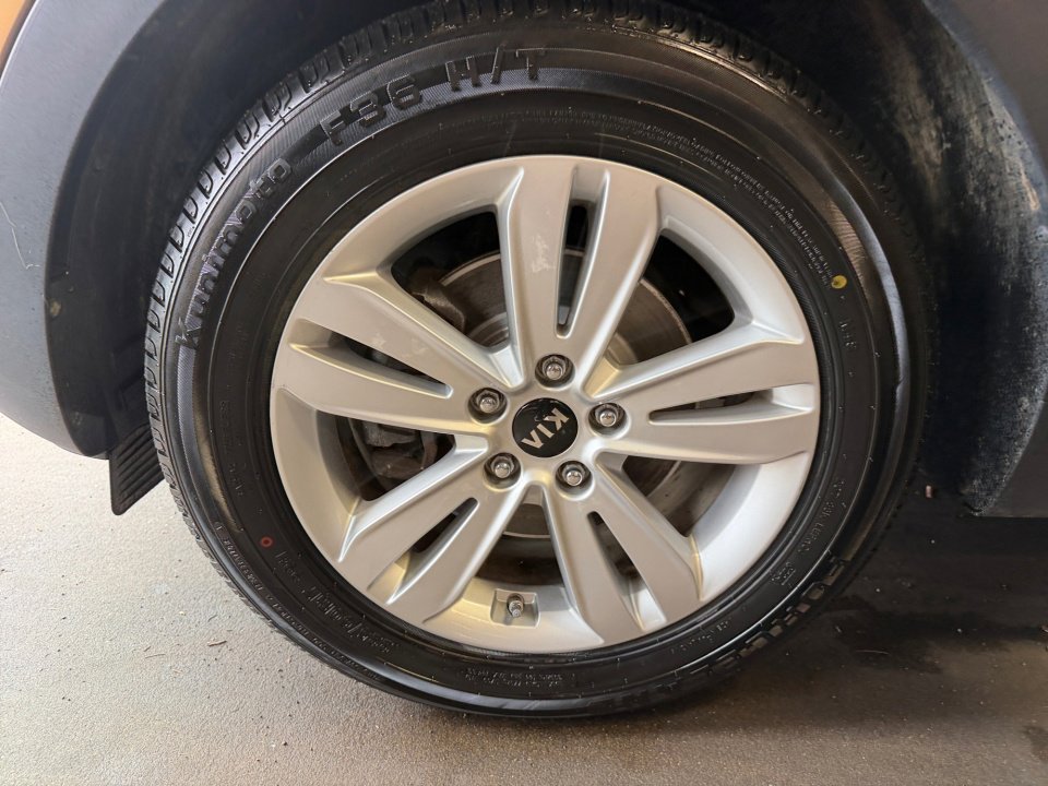 Used 2017 Kia Sportage LX AWD/4WD image 31