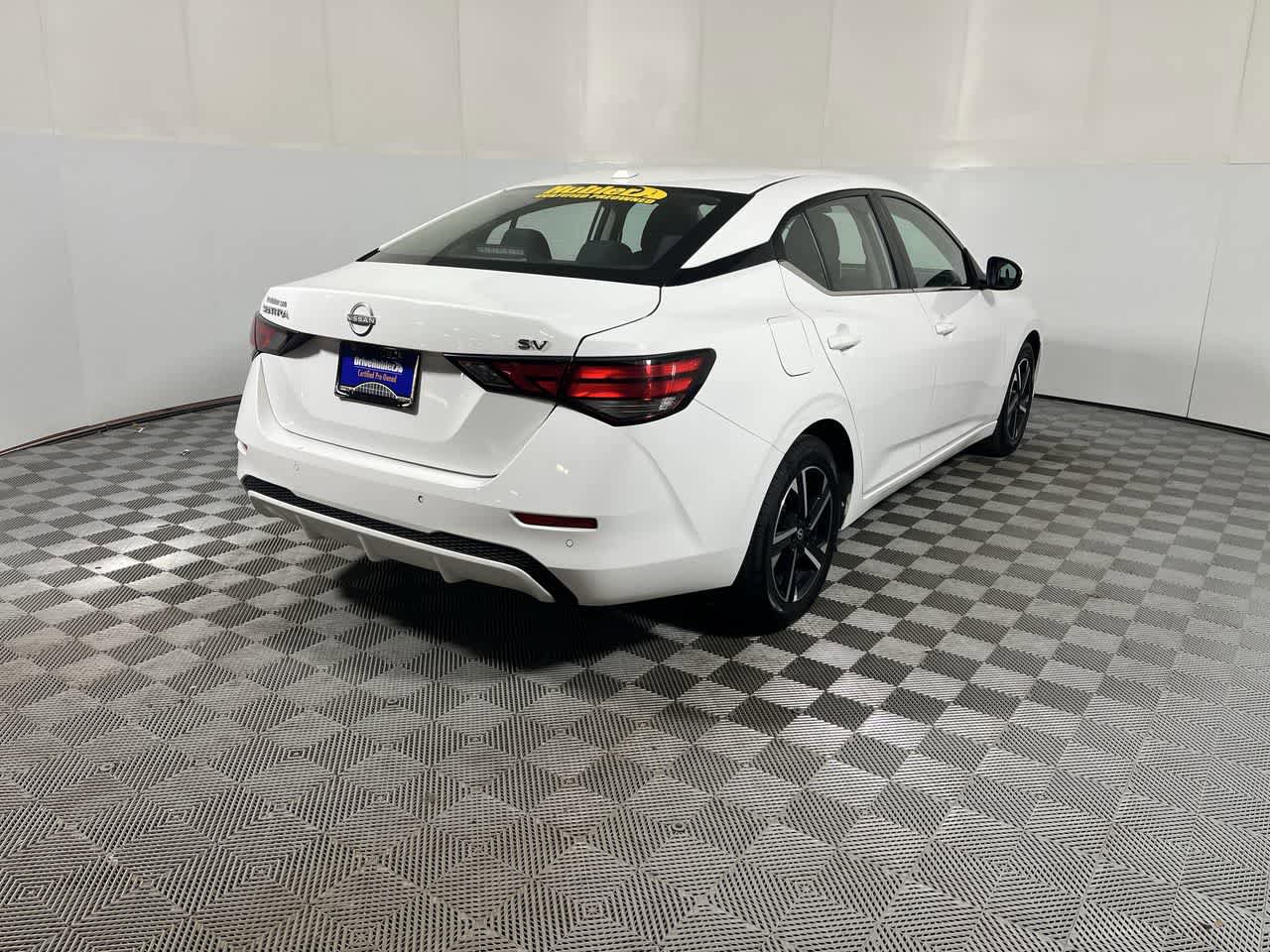 Used 2024 Nissan Sentra SV FWD image 8