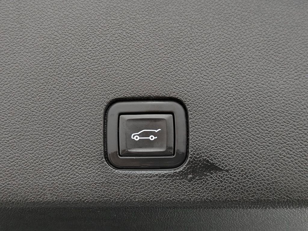 Used 2023 Cadillac XT6 Luxury image 12