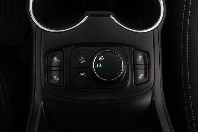 Used 2023 GMC Terrain SLE w/ Driver Convenience Package image 7