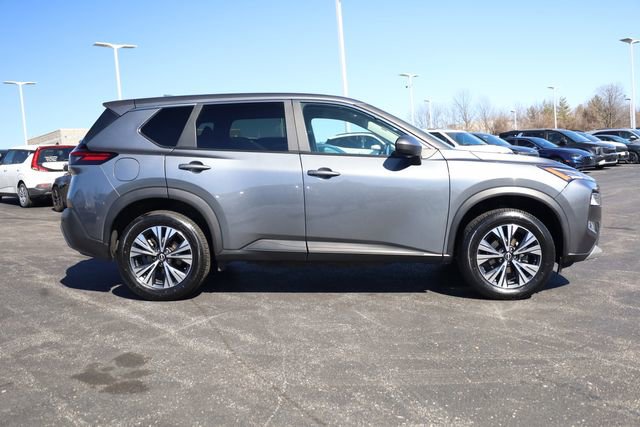 Used 2023 Nissan Rogue SV image 4