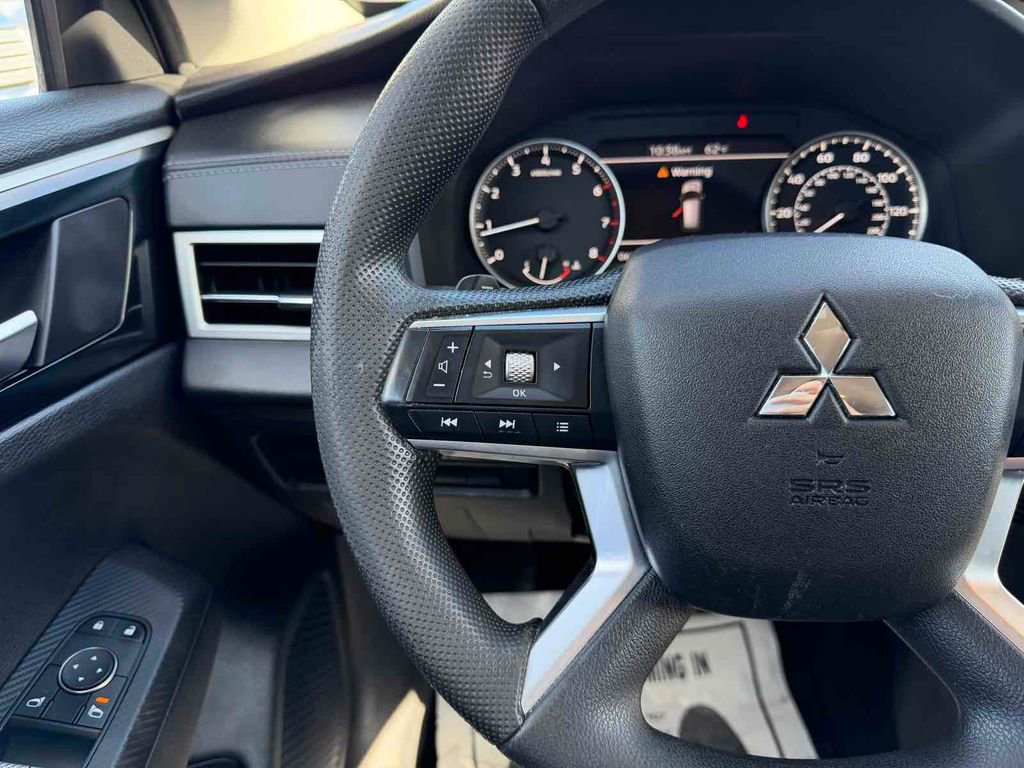 Used 2022 Mitsubishi Outlander ES image 21