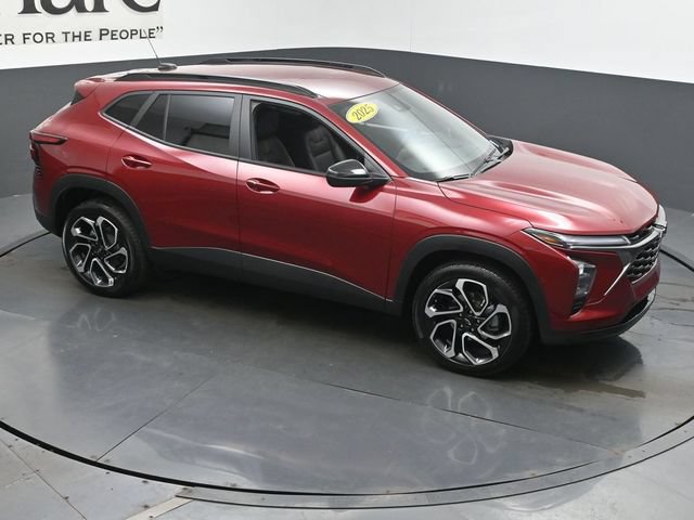 Used 2025 Chevrolet Trax RS FWD image 42