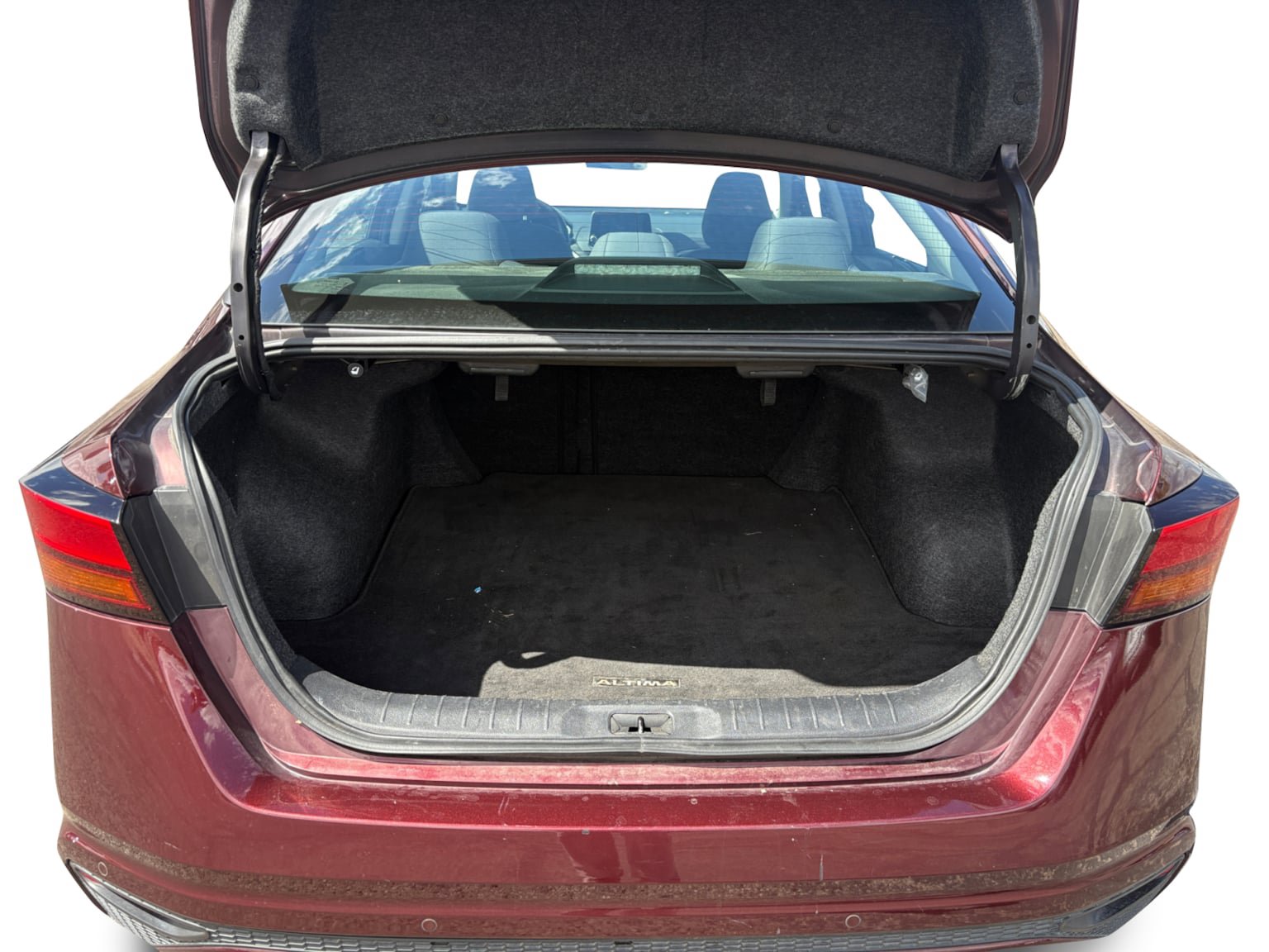 Used 2025 Nissan Altima 2.5 SV FWD image 19