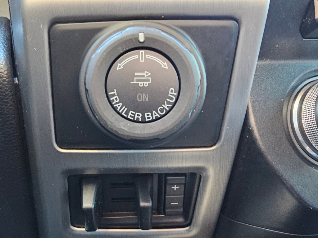 Used 2017 Ford F150 Platinum w/ Technology Package image 29