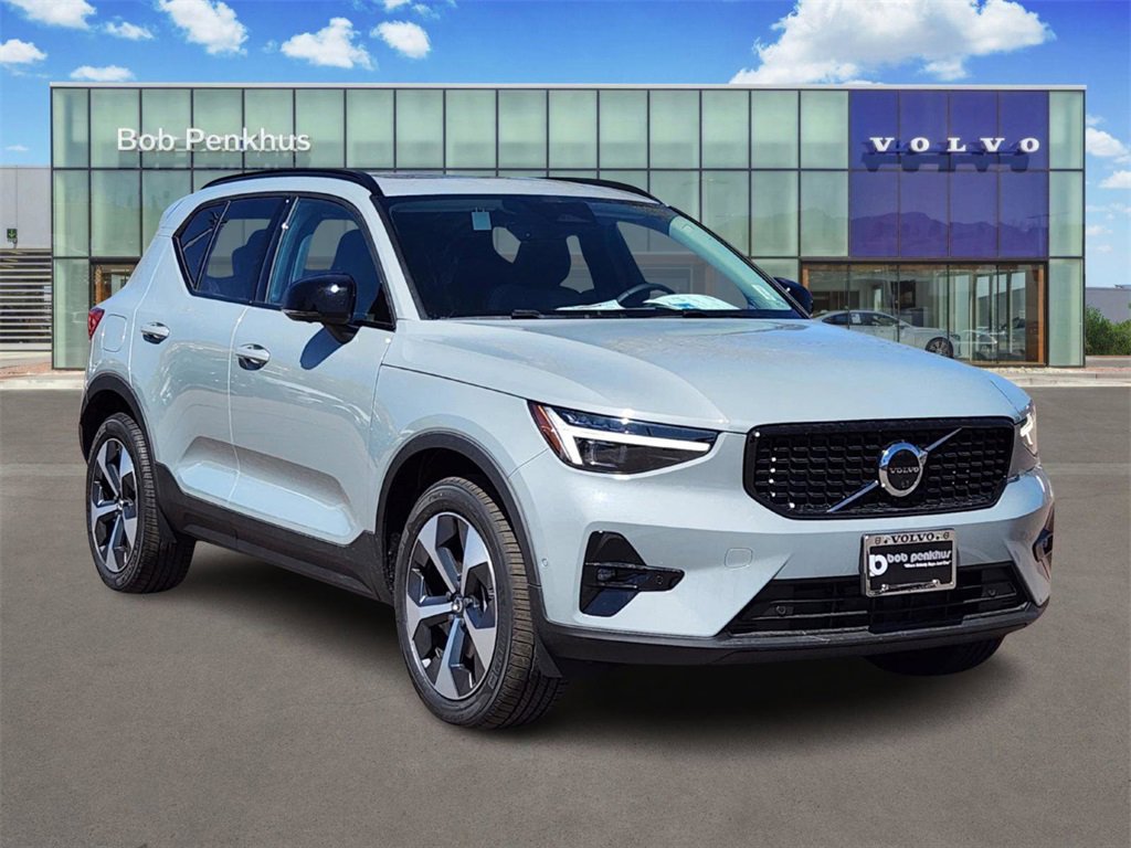 New 2025 Volvo XC40 B5 Plus w/ Protection Package Premier