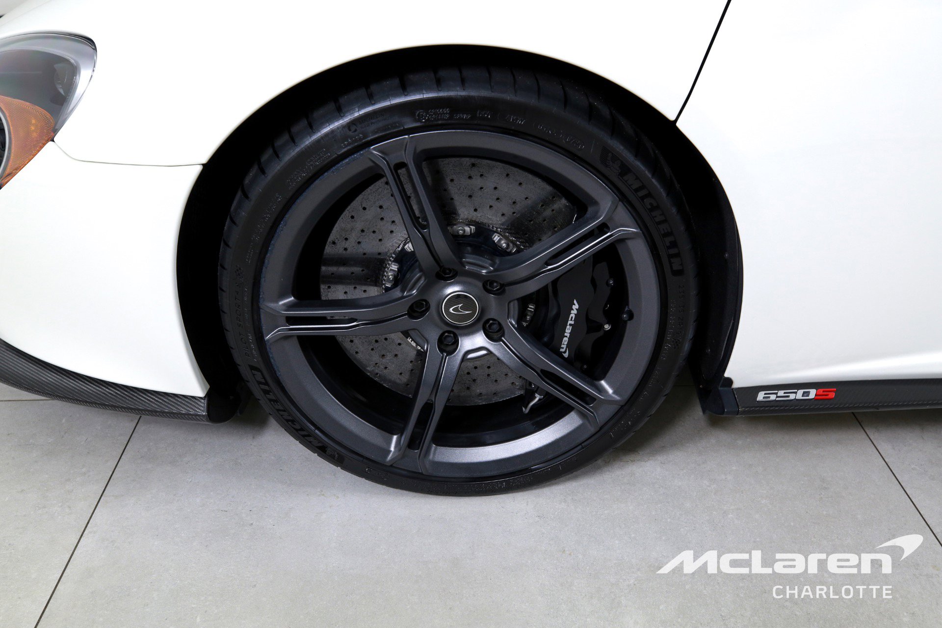 Used 2015 McLaren 650S Spider image 26