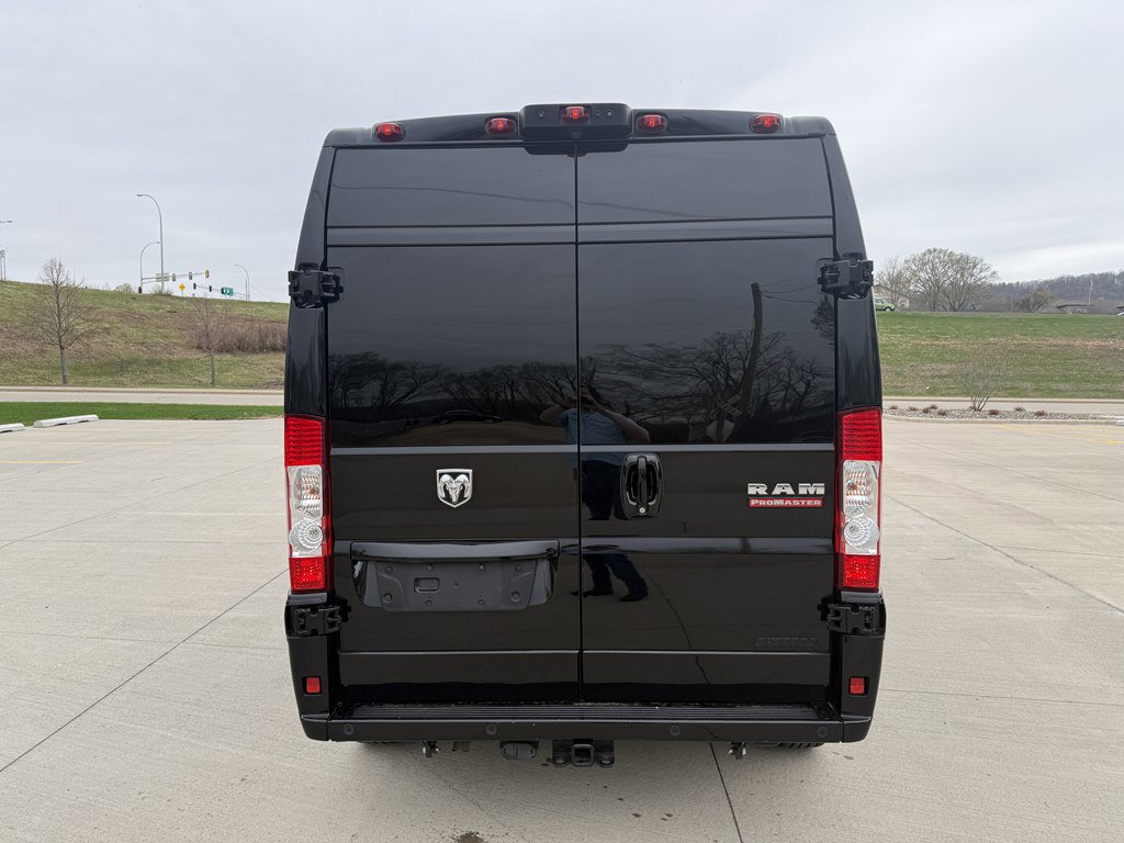 Used 2021 RAM ProMaster 2500 w/ Premium Appearance Group FWD image 6