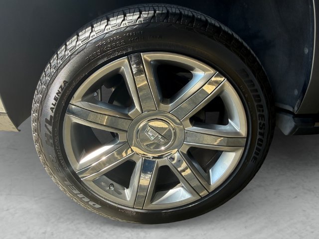 Used 2020 Cadillac Escalade ESV Premium Luxury RWD image 23