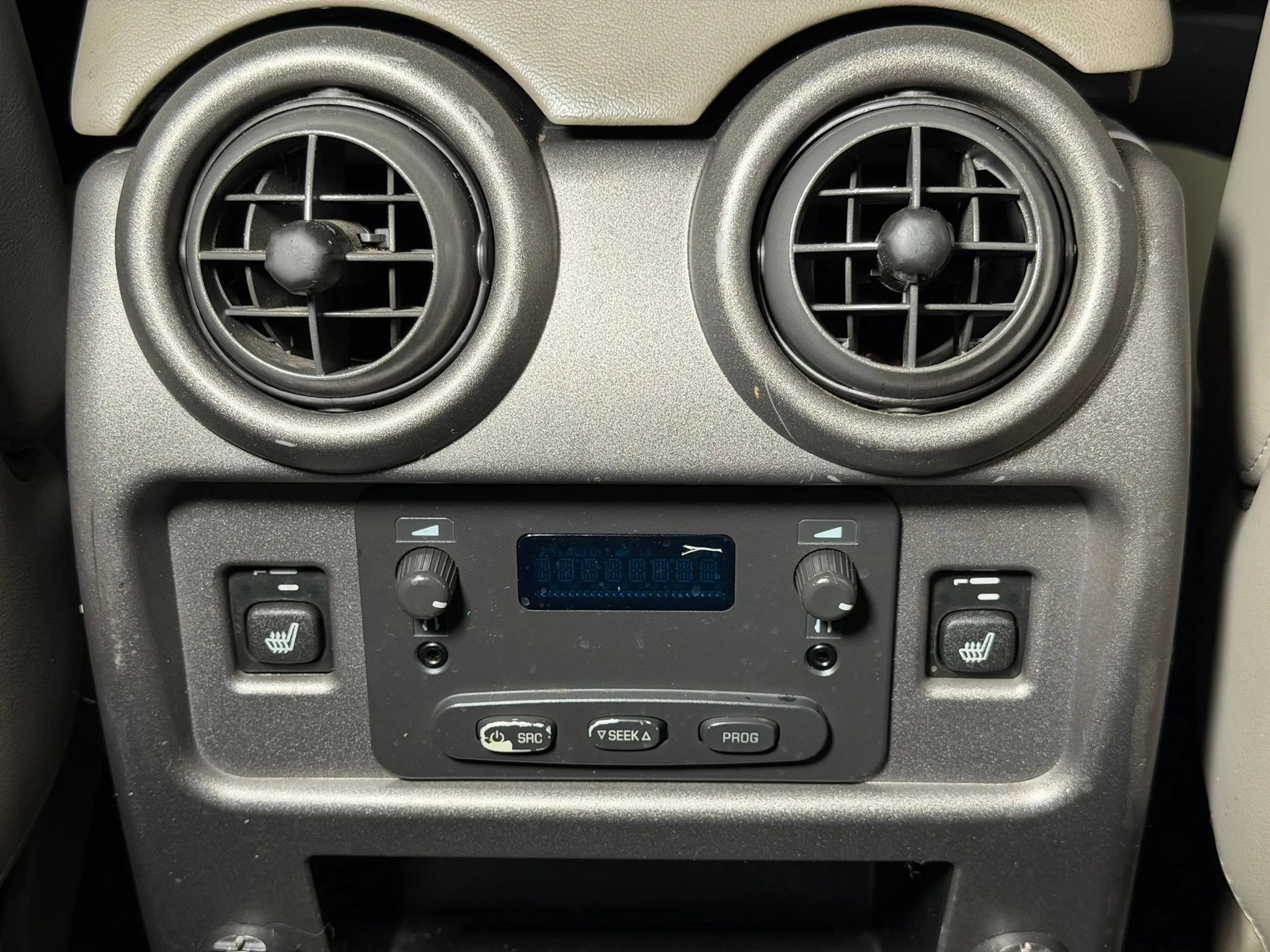 Used 2004 HUMMER H2 w/ Preferred Equipment Group AWD/4WD image 24