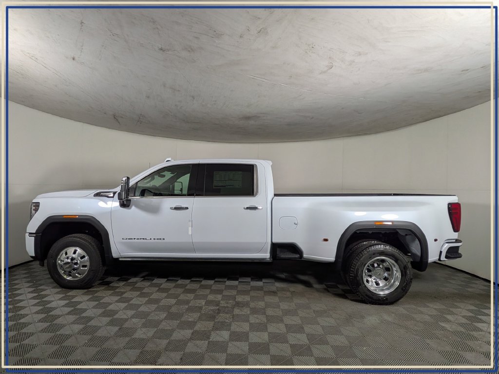 New 2026 GMC Sierra 3500 Denali Ultimate AWD/4WD image 3
