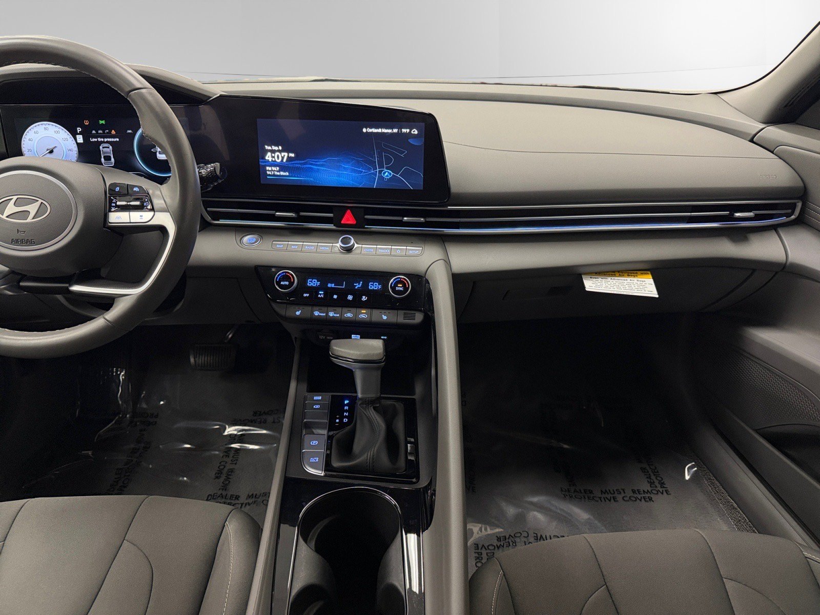 Certified 2024 Hyundai Elantra SEL w/ Convenience Package FWD image 11