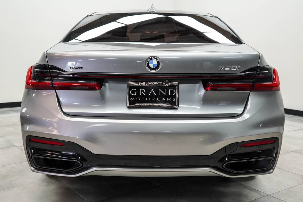 Used 2022 BMW 750i xDrive w/ Luxury Rear Seating Package AWD/4WD image 10