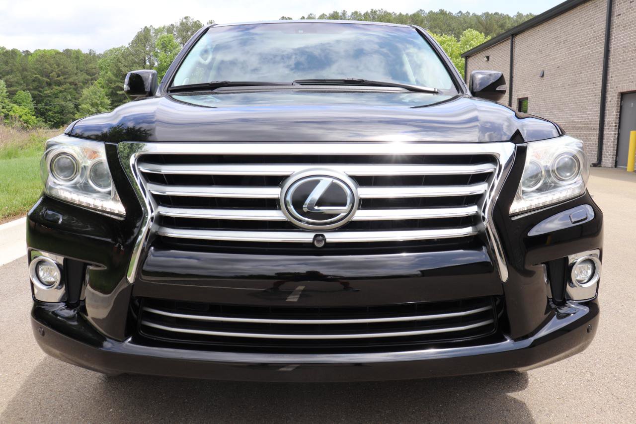 Used 2015 Lexus LX 570 4WD image 3