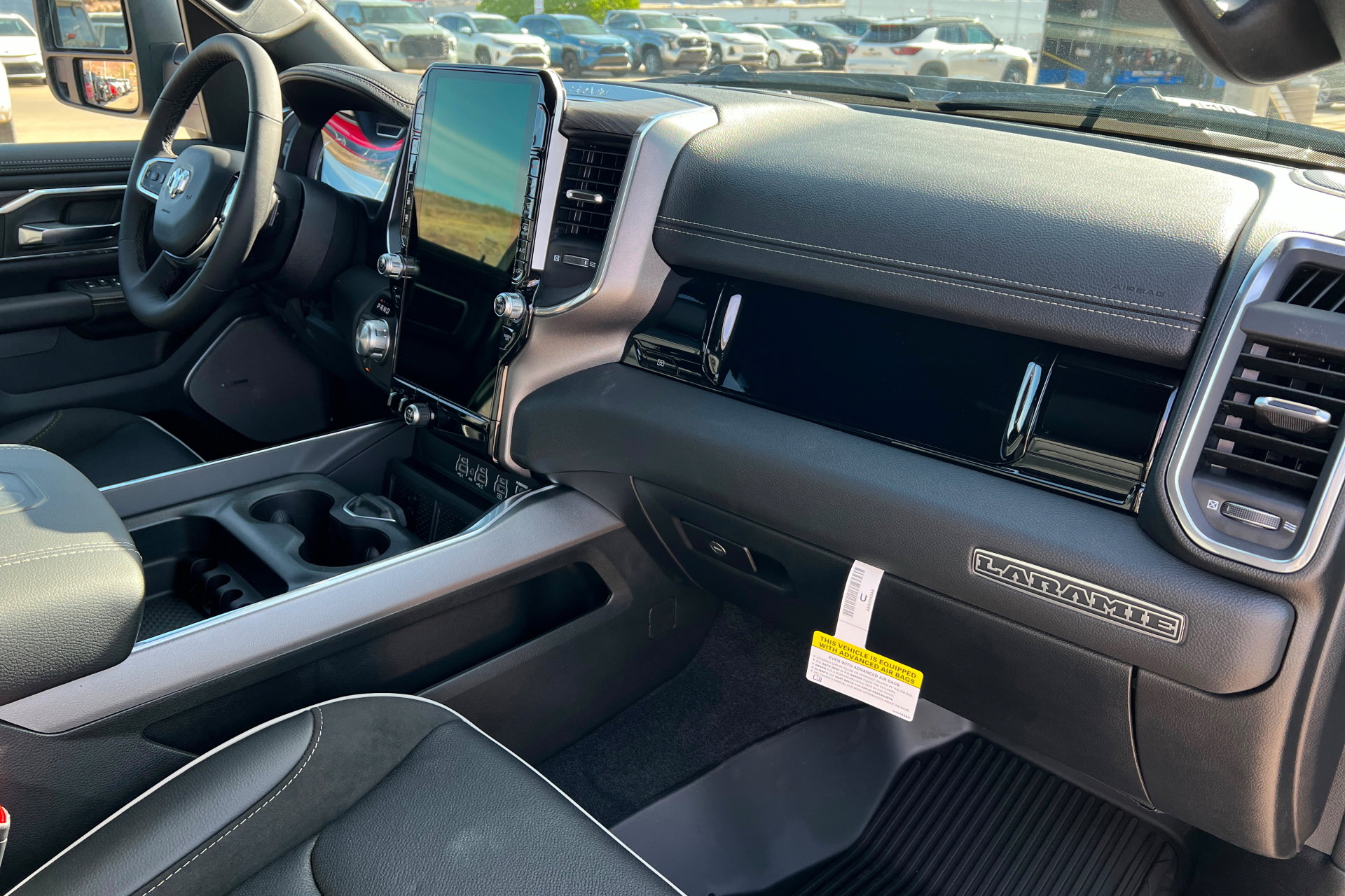 New 2026 RAM 1500 Laramie AWD/4WD image 23