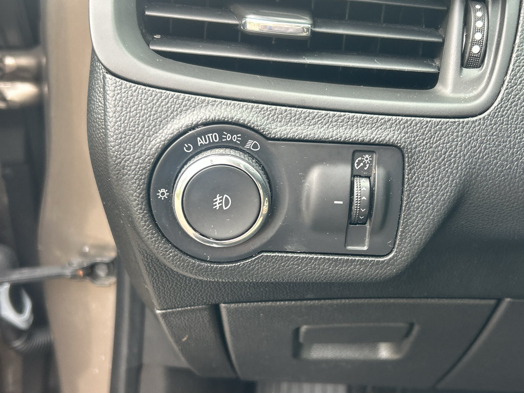 Used 2018 Buick Envision Preferred FWD image 14