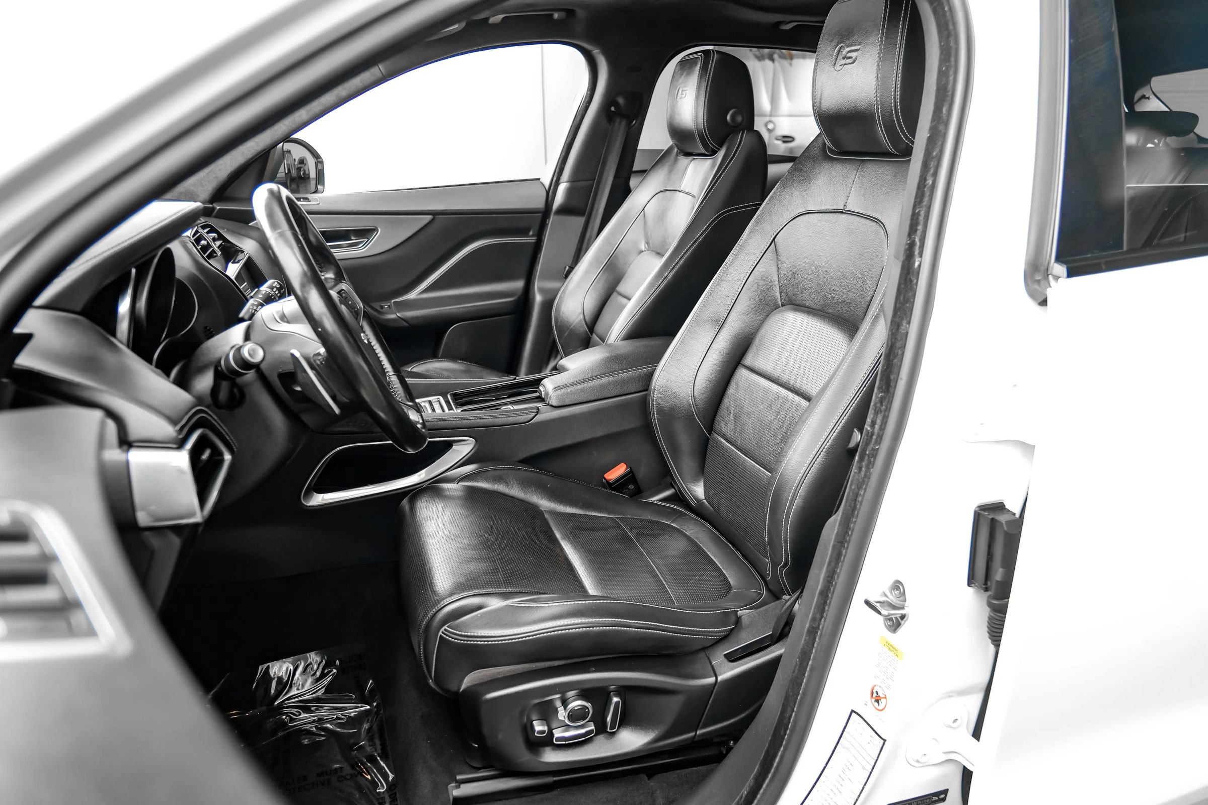Used 2020 Jaguar F-PACE S AWD/4WD image 39