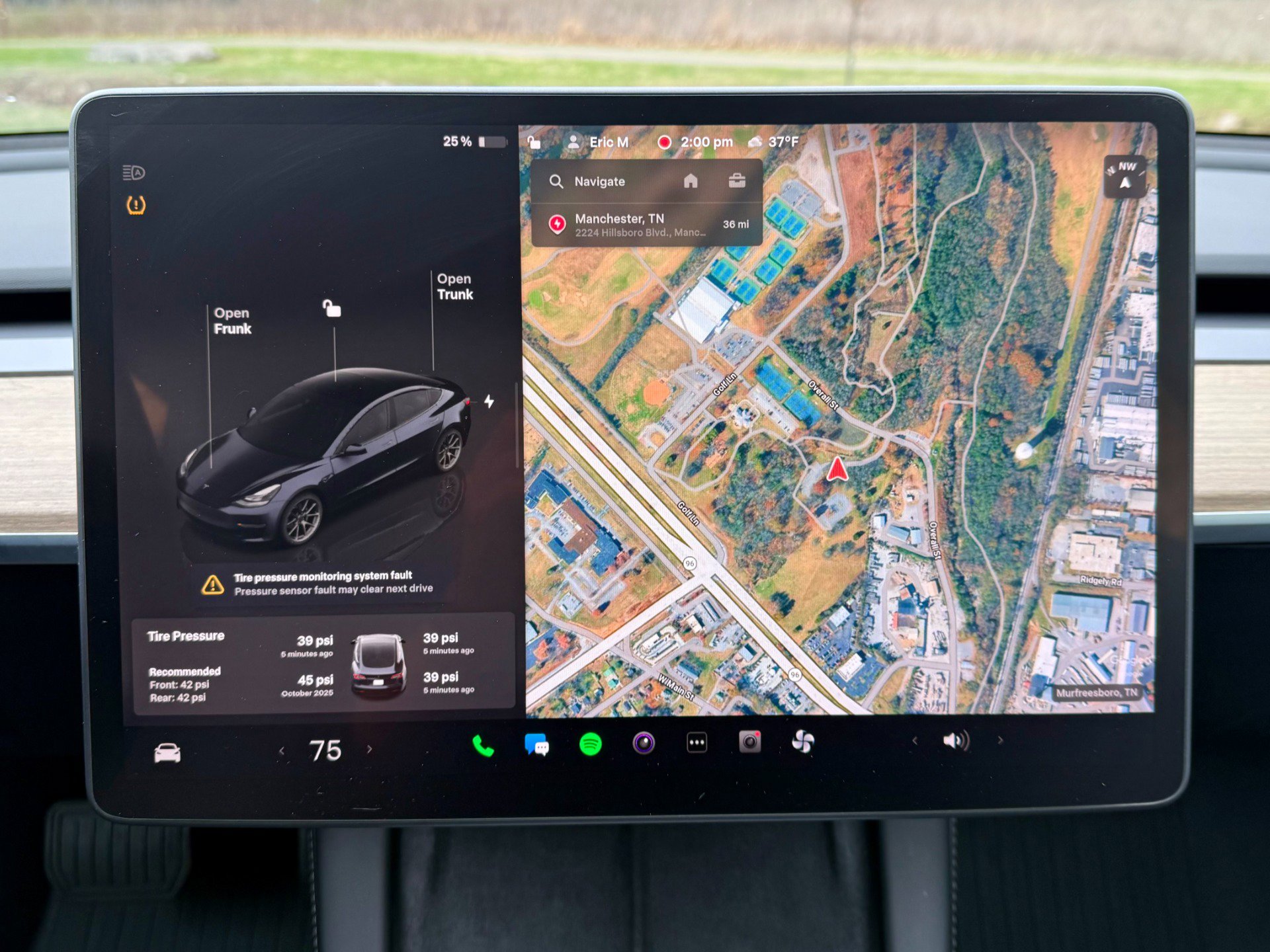 Used 2023 Tesla Model 3 Standard Range image 35