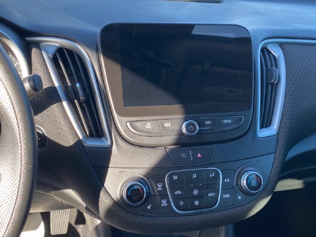 Used 2023 Chevrolet Malibu LT FWD image 32