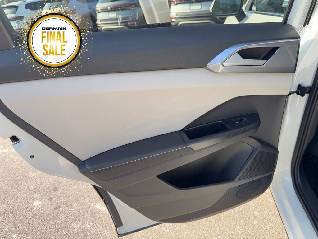 New 2026 Volkswagen Taos SEL image 15