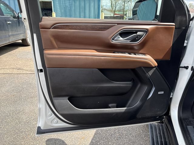 Used 2024 Chevrolet Tahoe High Country AWD/4WD image 14