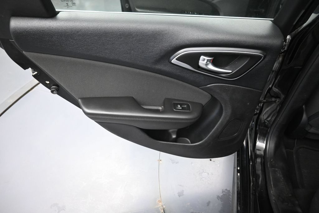 Used 2016 Chrysler 200 Limited w/ Anniversary Edition FWD image 28