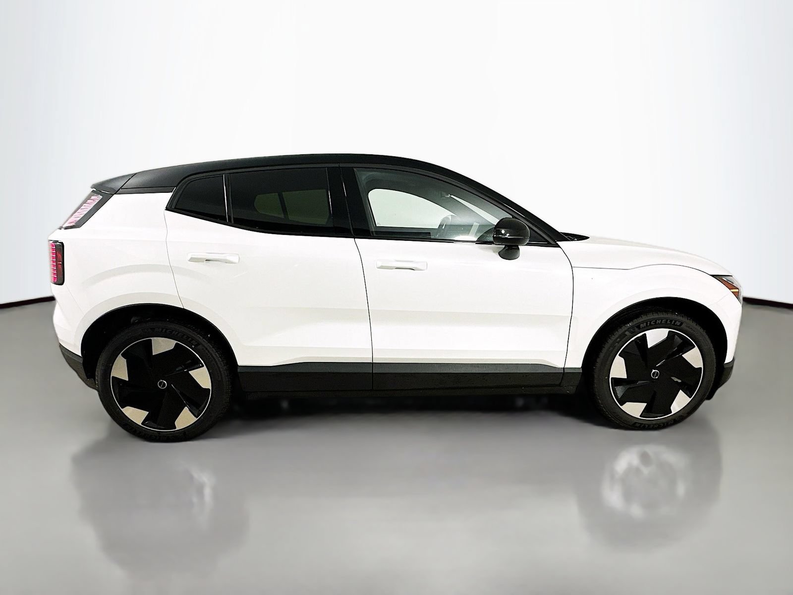 New 2026 Volvo EX30 Plus w/ Protection Package Premier AWD/4WD image 4