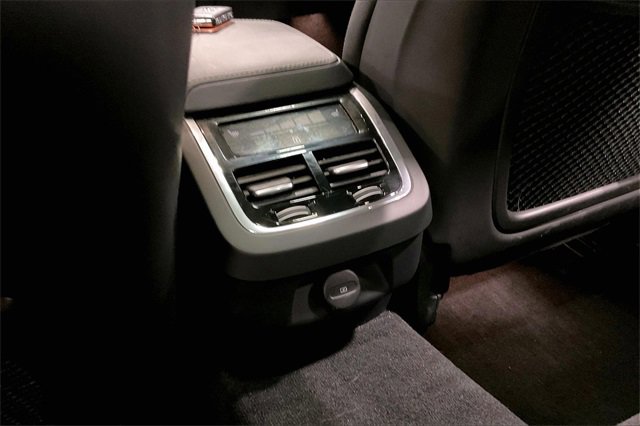 Certified 2024 Volvo V60 B5 Cross Country Ultimate w/ Protection Package Premier image 34