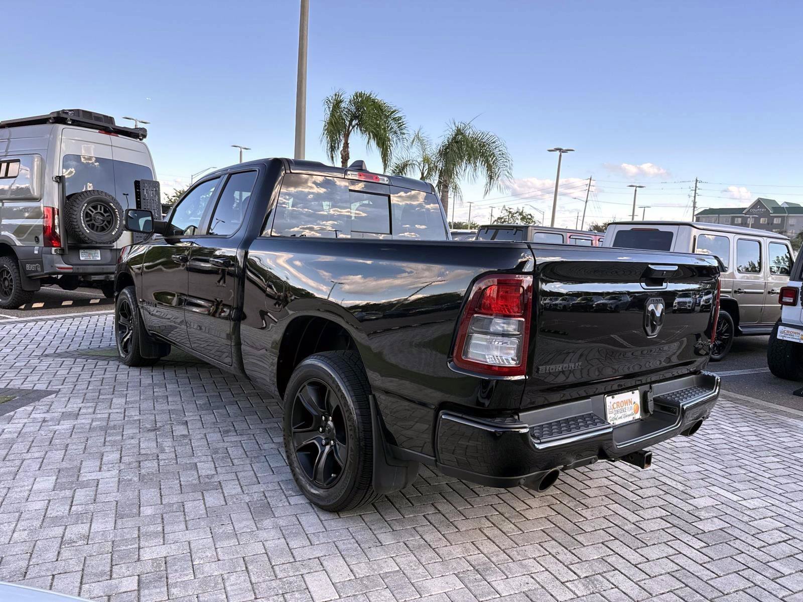 Used 2022 RAM 1500 Big Horn w/ Night Edition AWD/4WD image 4