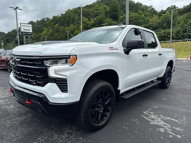 Used 2024 Chevrolet Silverado 1500 LT Trail Boss w/ Convenience Package II AWD/4WD image 3