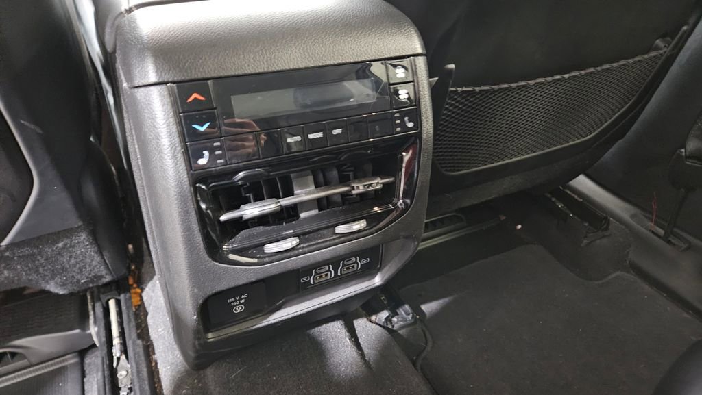 Used 2021 Jeep Grand Cherokee L Limited image 22