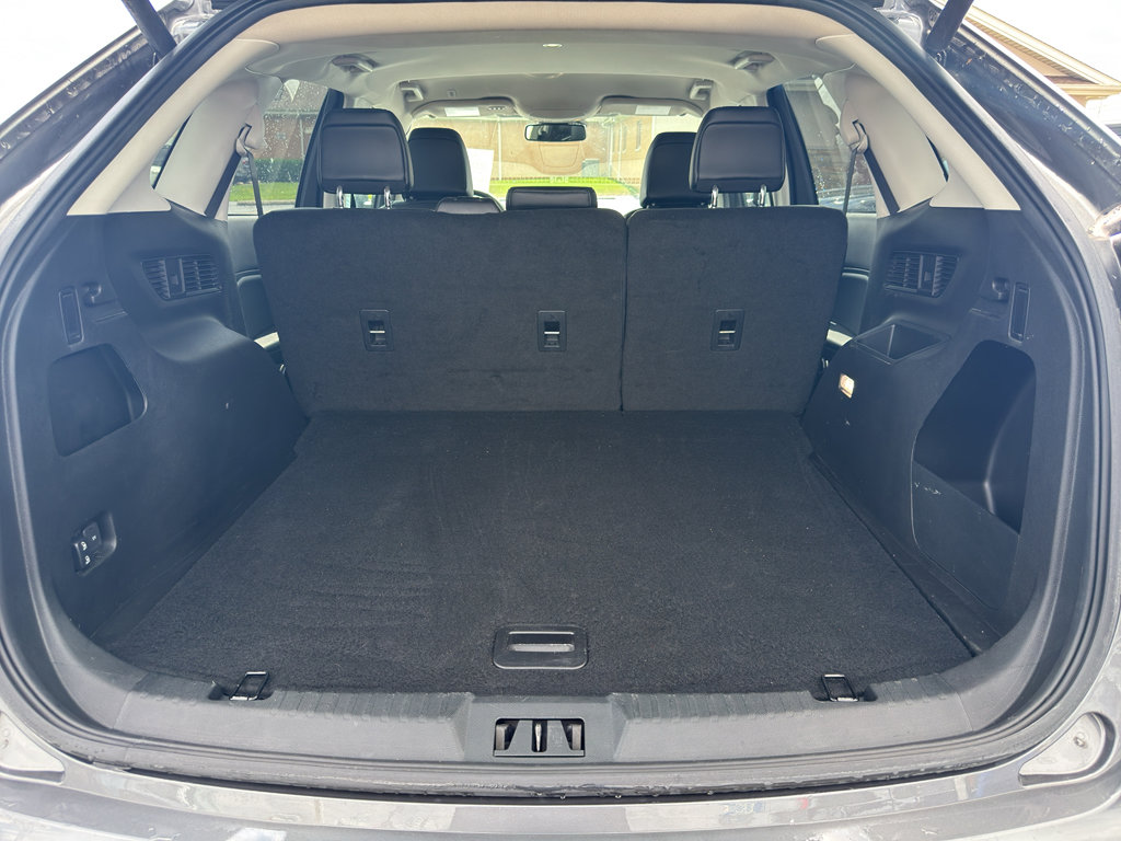 Used 2024 Ford Edge SEL w/ Convenience Package image 5