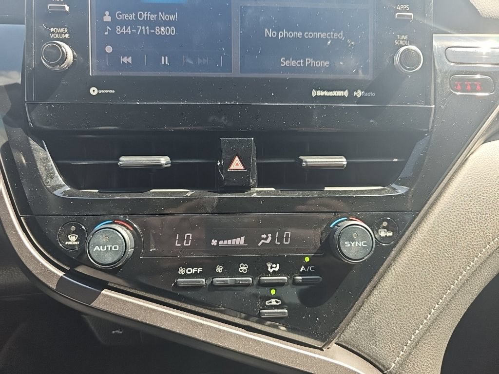Used 2021 Toyota Camry XSE FWD image 40