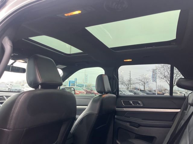 Certified 2018 Ford Explorer XLT w/ Equipment Group 202A image 18