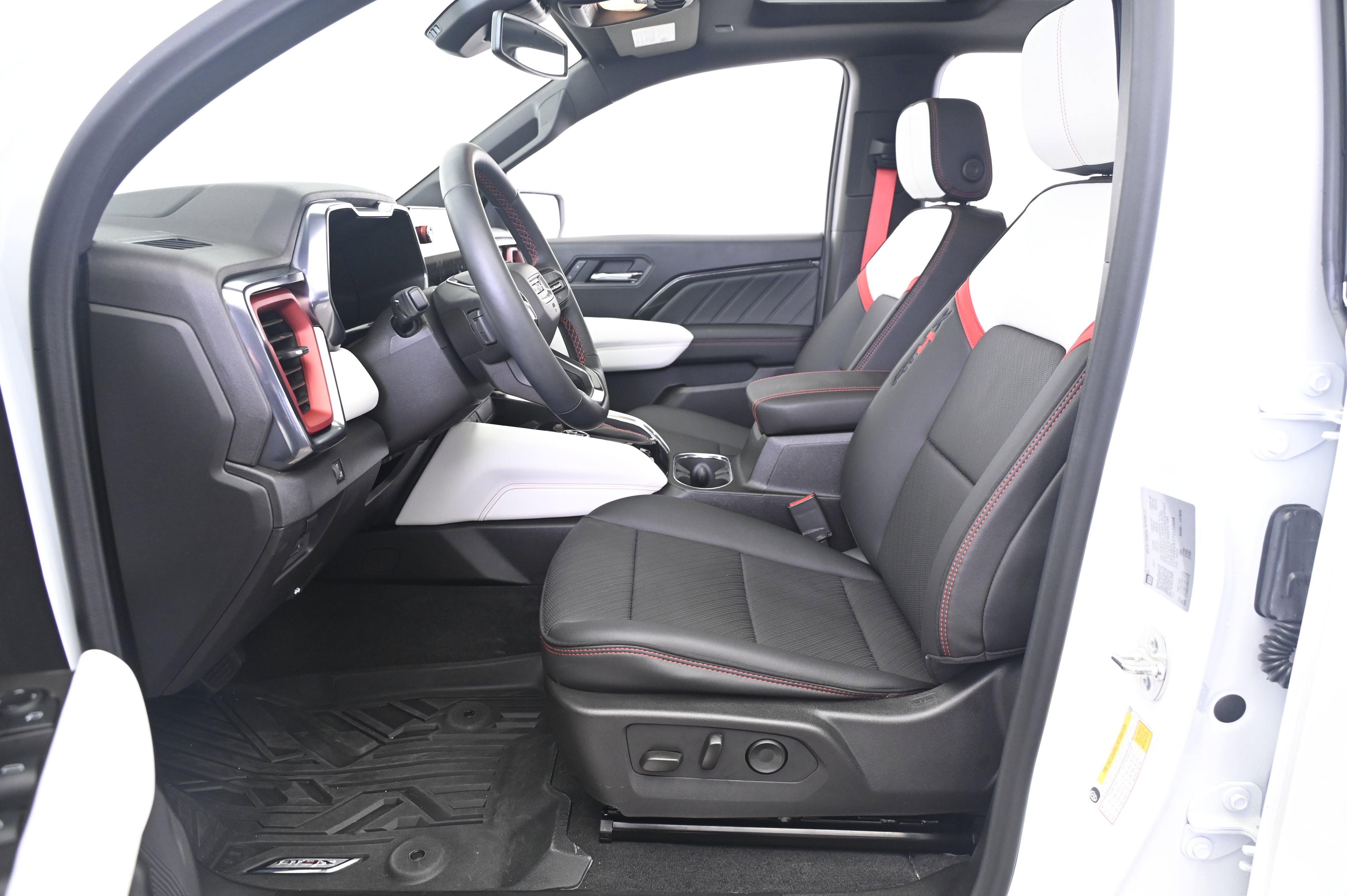 Used 2026 GMC Canyon AT4X image 29