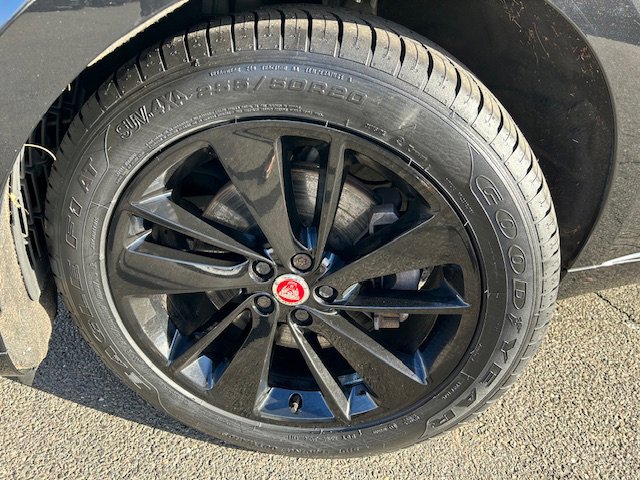 Used 2023 Jaguar F-PACE S image 11