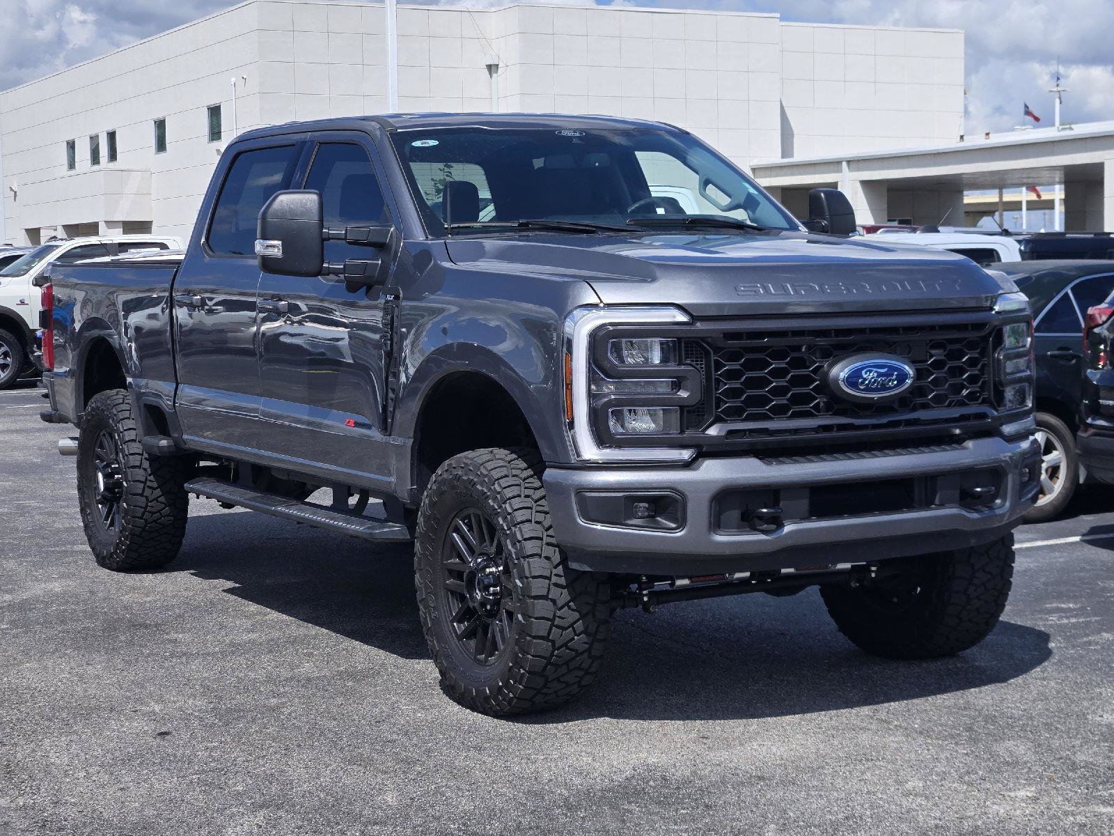 Used 2024 Ford F250 XLT w/ XLT Premium Package AWD/4WD image 3