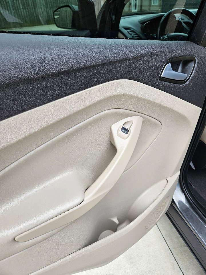 Used 2019 Ford Escape SEL image 10