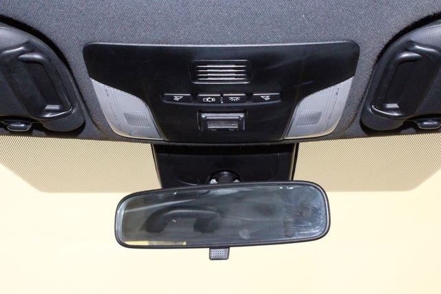 Used 2020 Toyota Corolla SE FWD image 25