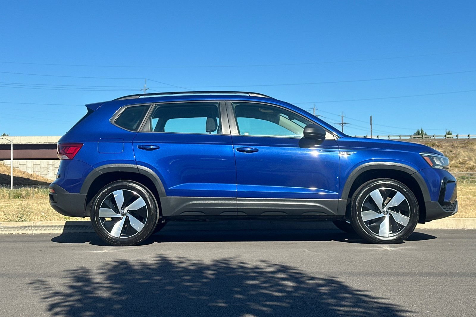 Used 2024 Volkswagen Taos S AWD/4WD image 2