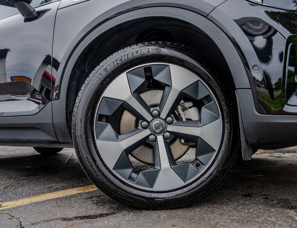 Used 2025 Volvo XC40 B5 Plus AWD/4WD image 31