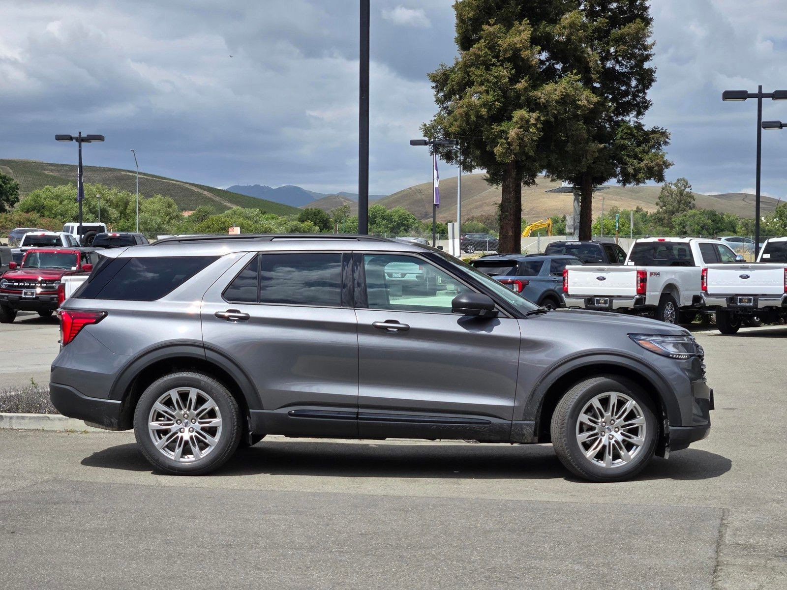 New 2026 Ford Explorer Active w/ Active Comfort Package AWD/4WD image 3