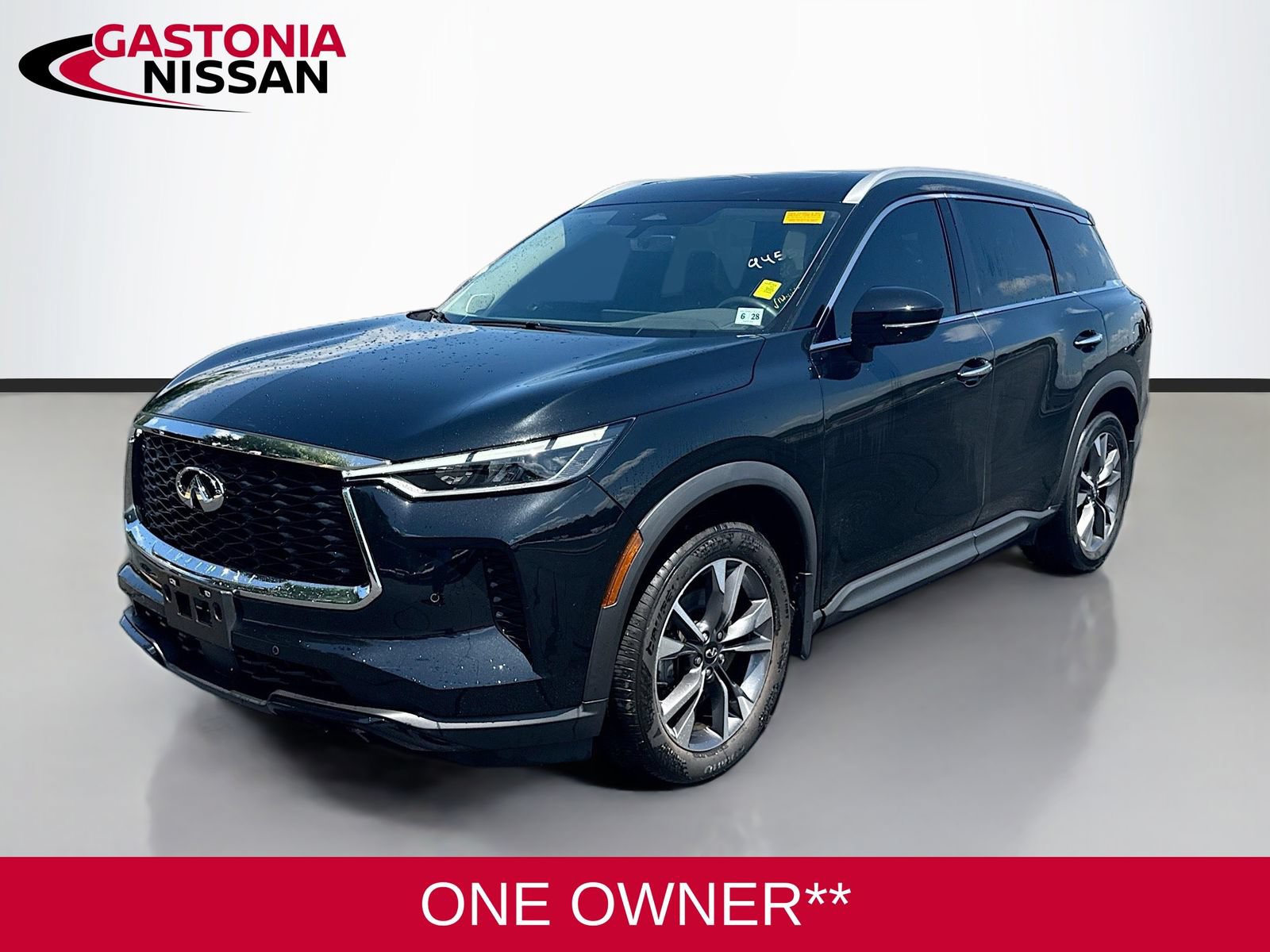Used 2023 INFINITI QX60 Luxe w/ Performance Audio Package AWD/4WD image 3