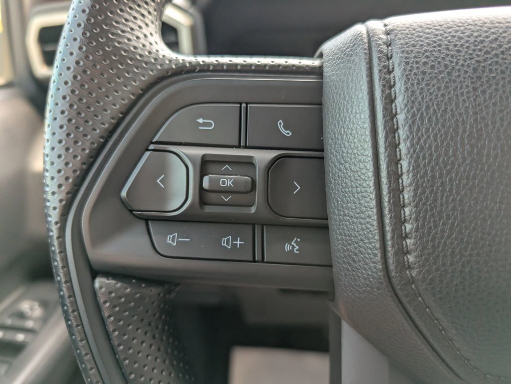 Used 2025 Toyota Tacoma SR5 AWD/4WD image 22