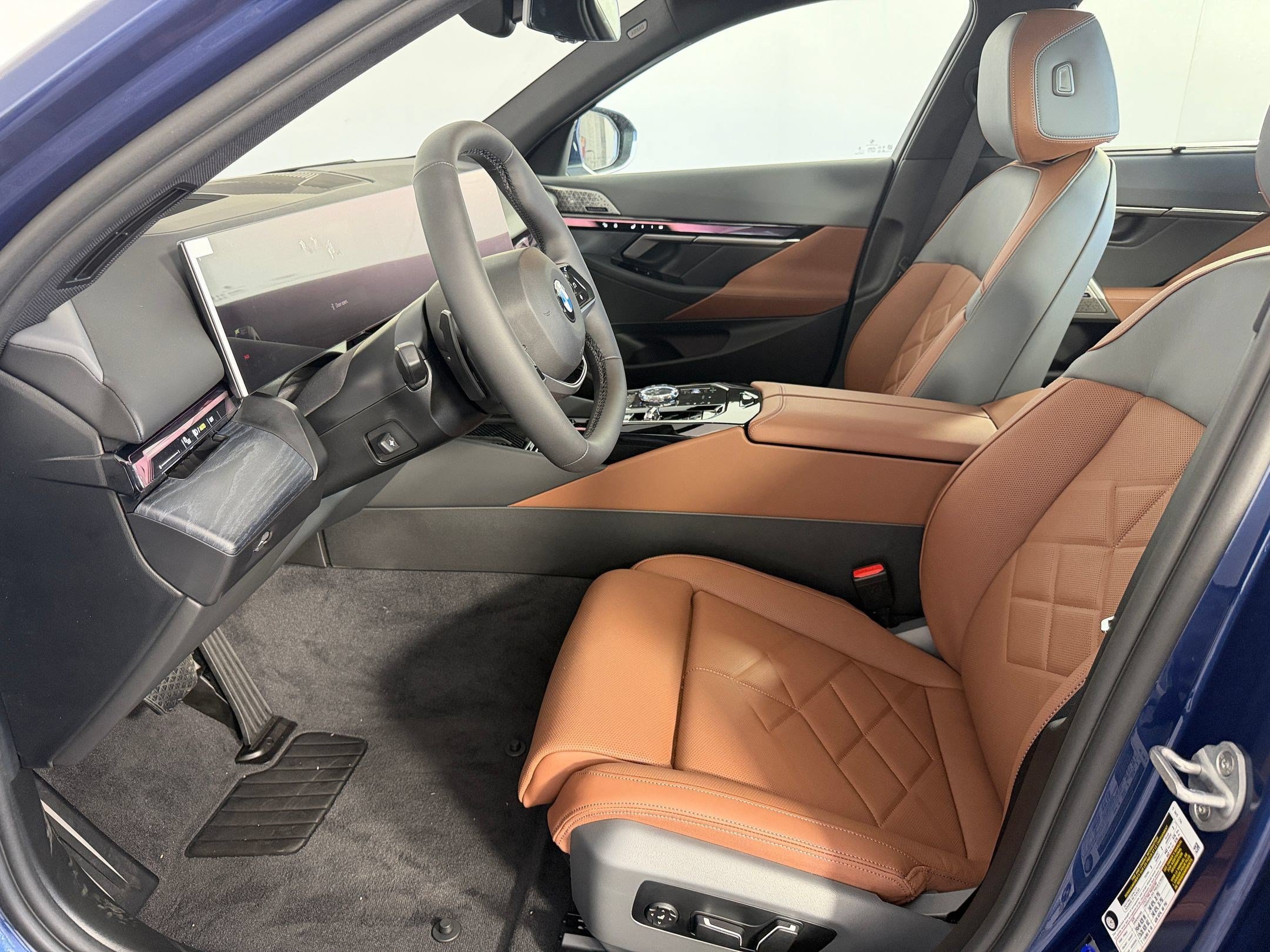 Used 2027 BMW 530i w/ Executive Package RWD image 5