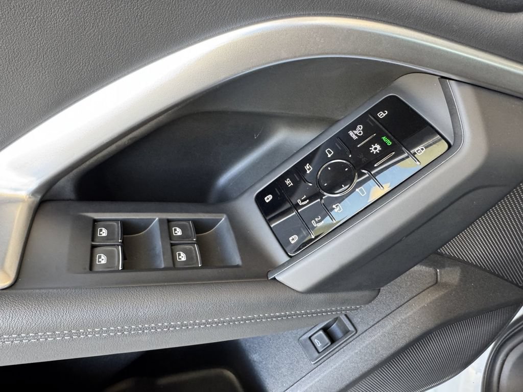 Used 2025 Audi Q5 Premium Plus w/ Premium Plus AWD/4WD image 13