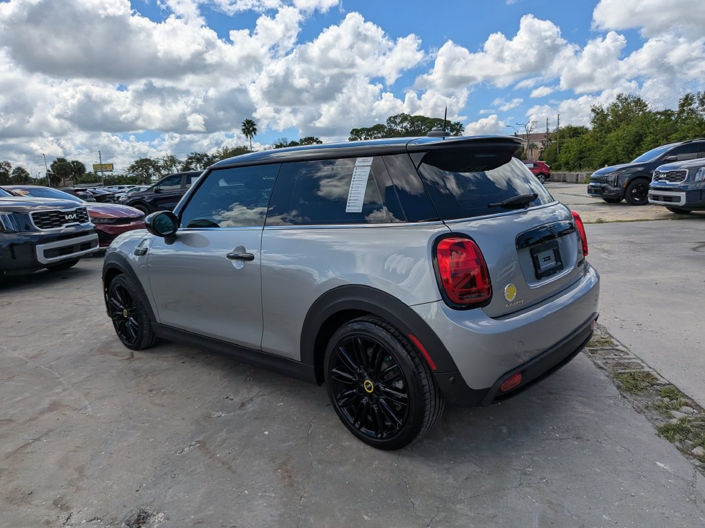 Used 2024 MINI Cooper SE FWD image 6