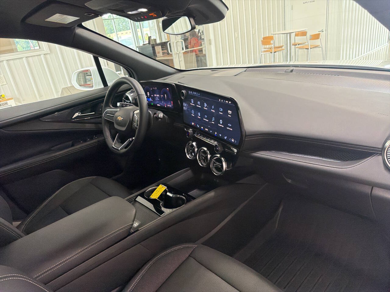 Used 2024 Chevrolet Blazer EV LT AWD/4WD image 26